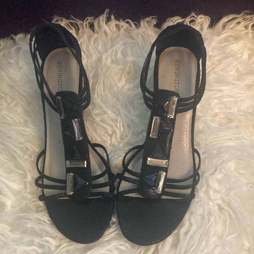 Women’s Covington Daisy Sandals Size 7M
14620